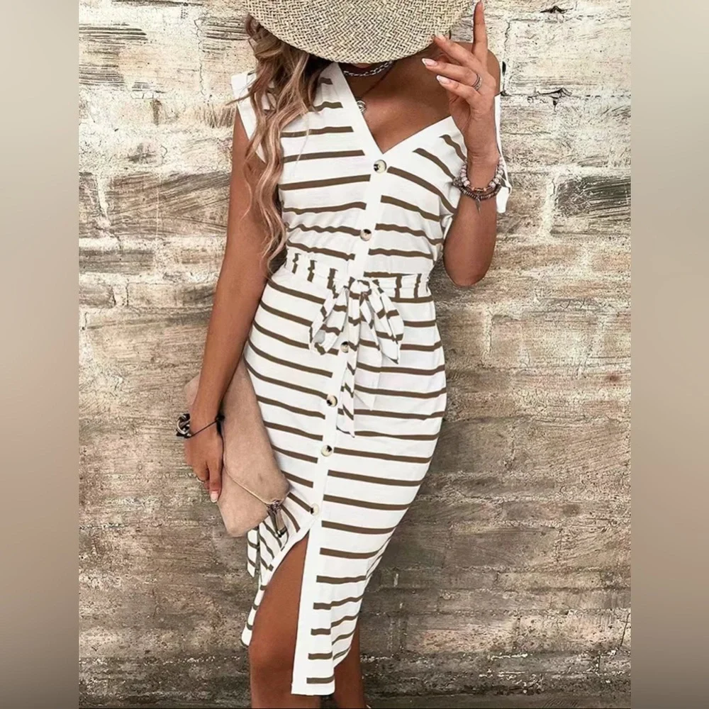 XXL Capped sleeve button down Striped dress - Picture 4 of 6